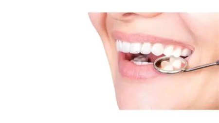 GumAktiv supports strong teeth and healthy gums